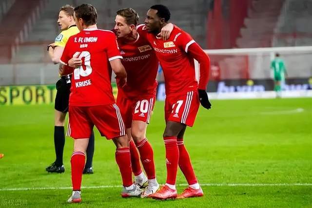 欧联杯-B费绝杀马奎尔失误 曼联2-1格拉斯哥流浪